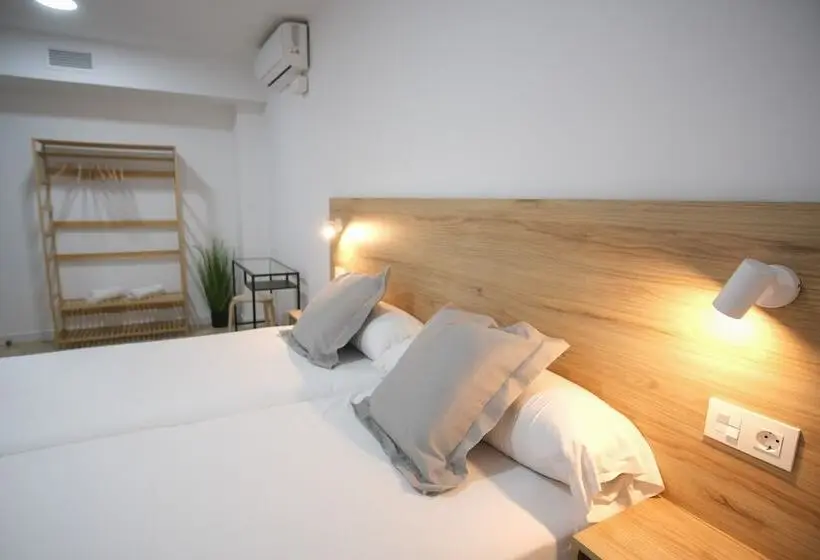 اتاق استاندارد با سرویس بهداشتی مشترک, Urban Rooms Alicante