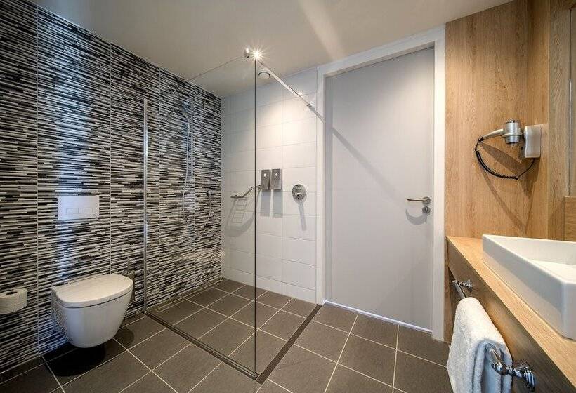 Deluxe Room with Balcony, 46