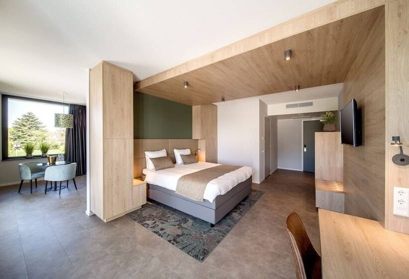 Люкс с Балконом, 46