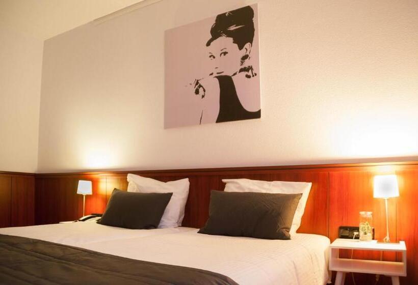 חדר דלוקס, De Schildkamp