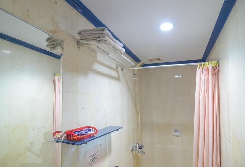 اتاق لوکس, Reddoorz Near Tugu Naga Singkawang