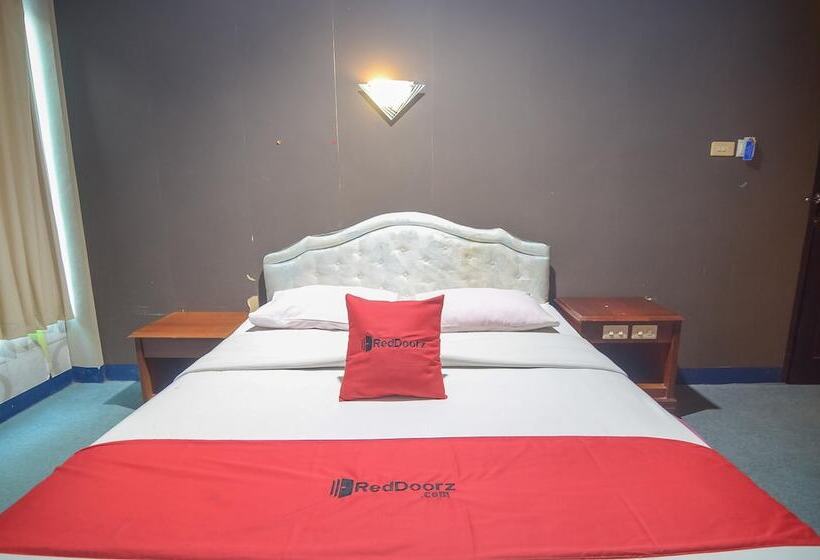 اتاق لوکس, Reddoorz Near Tugu Naga Singkawang
