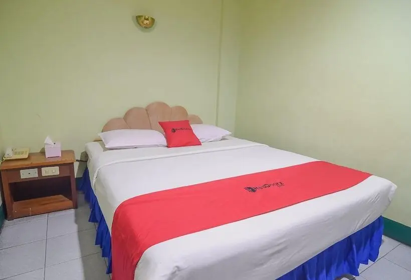 Deluxe-huone, Reddoorz Near Tugu Naga Singkawang
