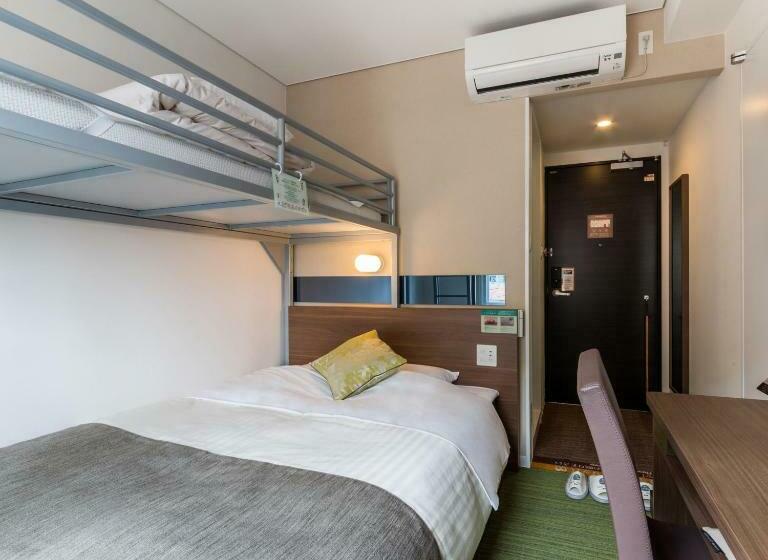 اتاق خانوادگی تودرتو, Super Hotel Premier Hakataeki
