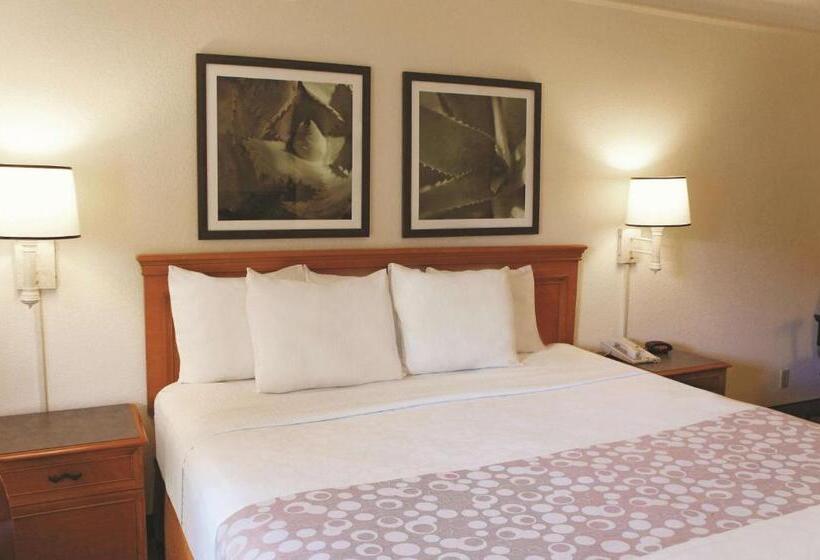 스탠다드 룸 킹사이즈 침대, Baymont By Wyndham Houston La Porte