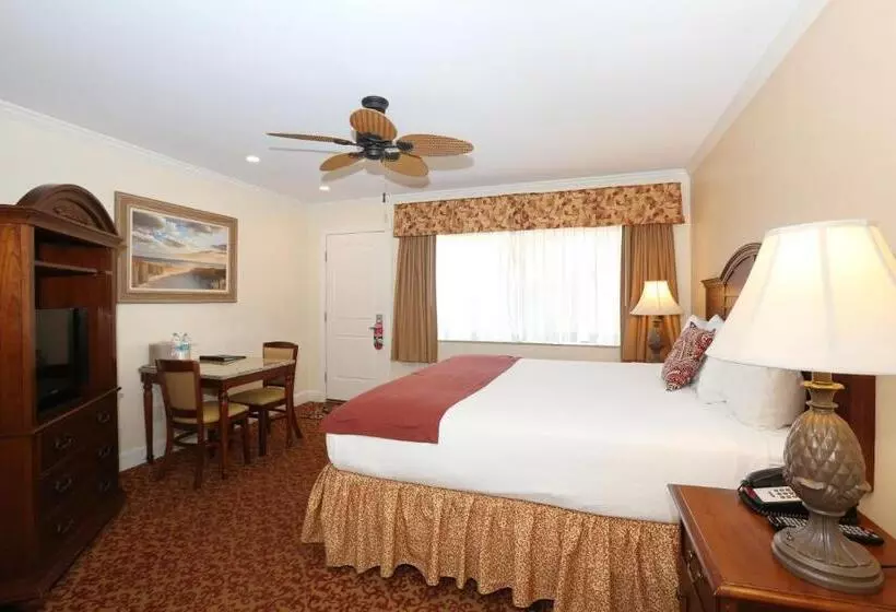 キングサイズベッドのスタンダードルーム, La Fiesta Ocean Inn & Suites