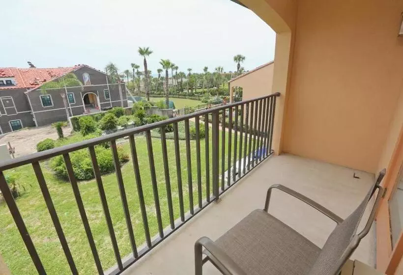 キングサイズベッドのスイートルーム, La Fiesta Ocean Inn & Suites