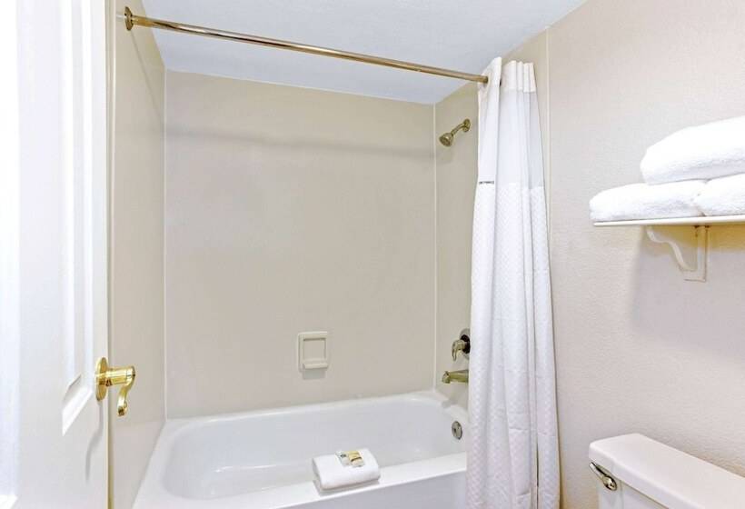 اتاق لوکس, La Quinta Inn By Wyndham Orlando Airport West