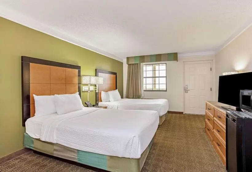 ２ダブルベッドのスタンダードルーム, La Quinta Inn By Wyndham Orlando Airport West