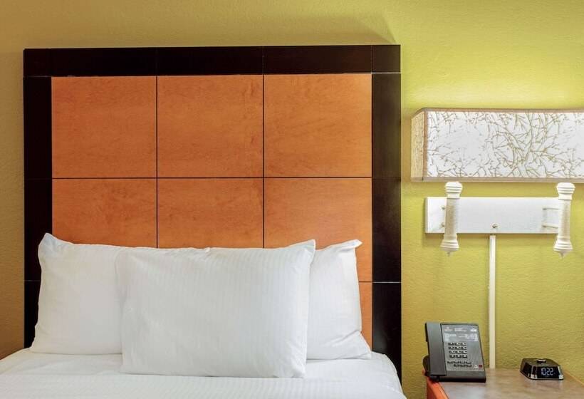 Quarto Estandar 2 Camas Casal, La Quinta Inn By Wyndham Orlando Airport West
