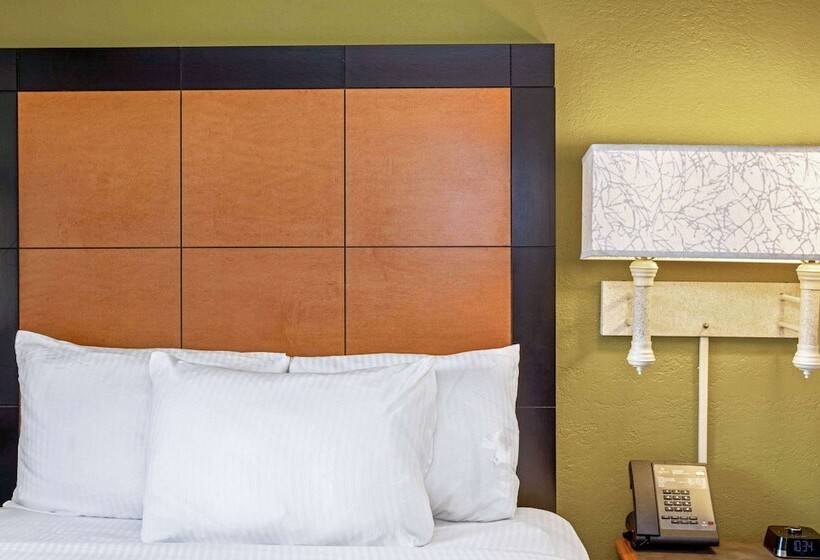 اتاق لوکس, La Quinta Inn By Wyndham Orlando Airport West