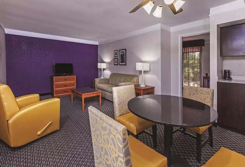 スイート, La Quinta Inn By Wyndham San Marcos