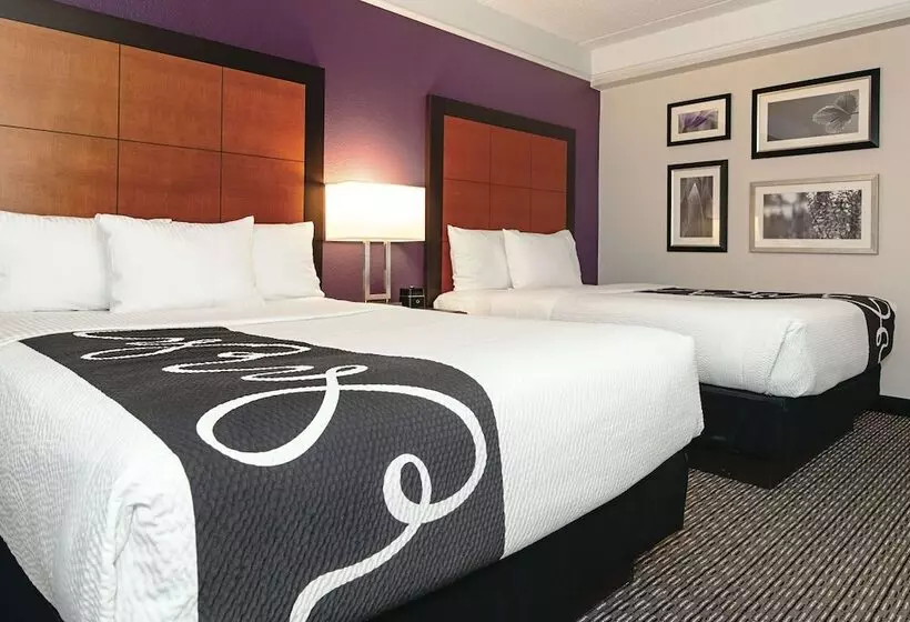 اتاق استاندارد با 2 تخت دوبل, La Quinta Inn & Suites By Wyndham Ontario Airport