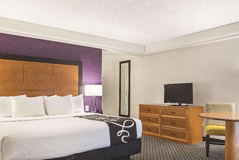 غرفة إدارية سرير كينج, La Quinta Inn & Suites By Wyndham Ontario Airport
