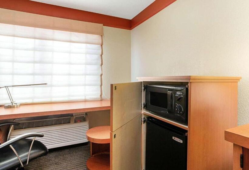 Номер Deluxe Кровать Кинг, La Quinta By Wyndham Raleigh Cary