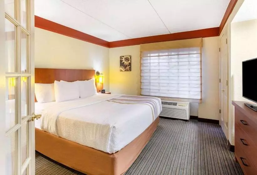 キングサイズベッドのスイートルーム, La Quinta By Wyndham Raleigh Cary