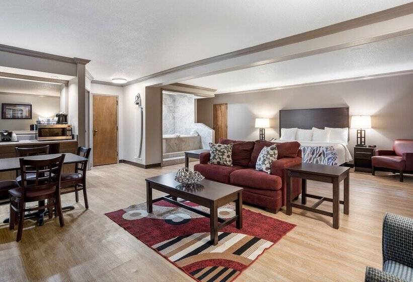جناح مزود بجاكوزى, Red Roof Inn & Suites Jacksonville, Nc