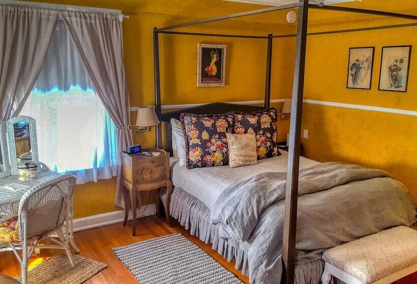 高级大房间, Lilac Inn