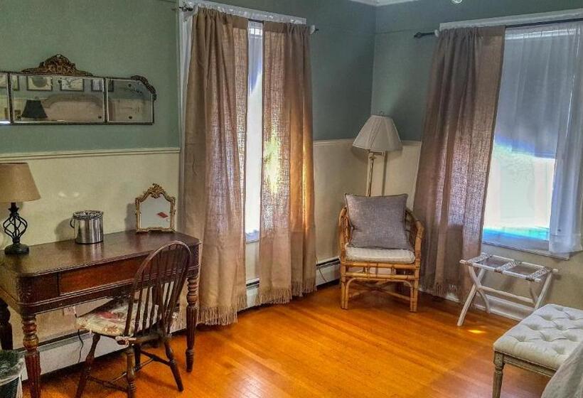 高级大房间, Lilac Inn