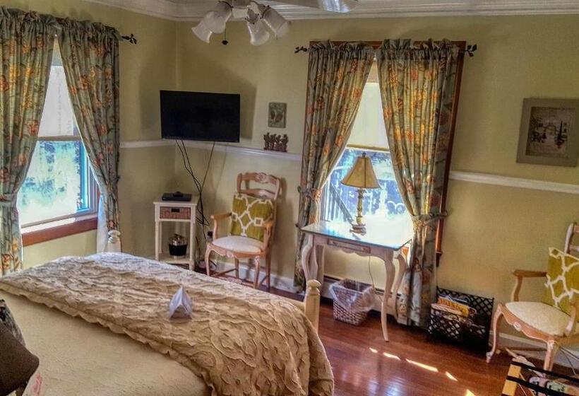 高级大房间, Lilac Inn