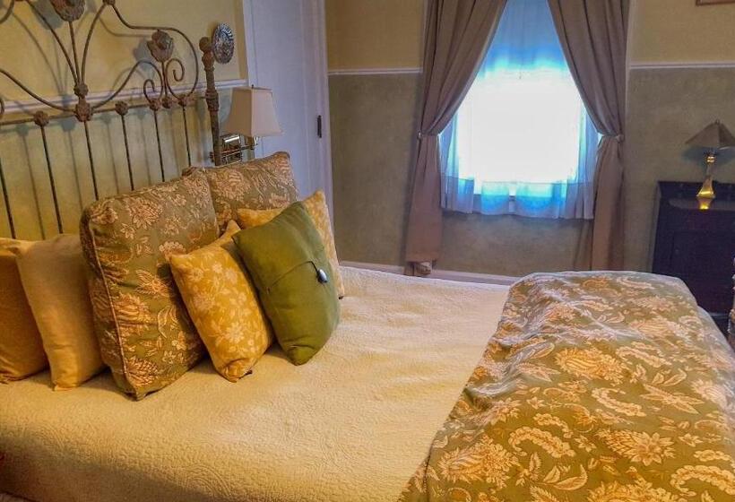 标准间, Lilac Inn