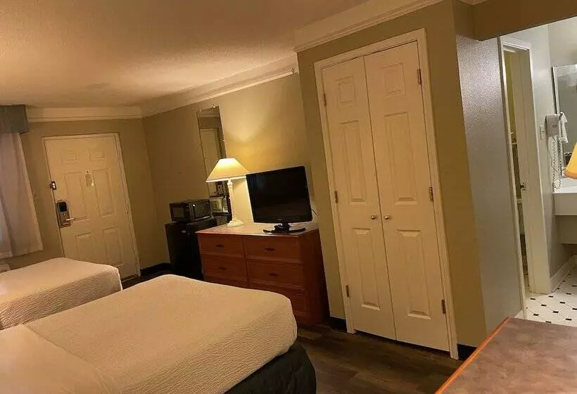 ２ダブルベッドのスタンダードルーム, Travelodge By Wyndham Tuscaloosa