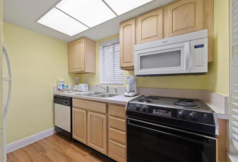 إستوديو قياسى, Lehigh Resort Club