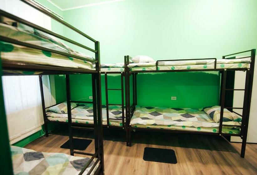 تختخواب در اتاق مشترک, Hostel “lime”