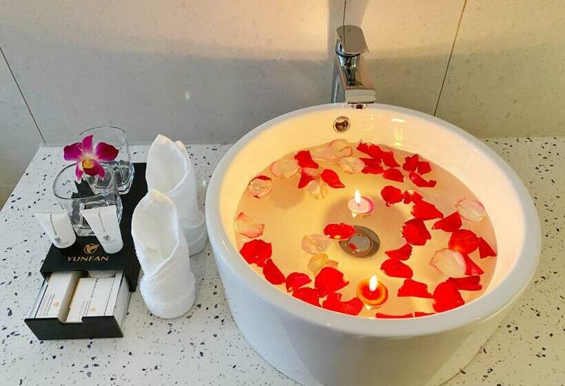 バルコニー付きスタンダードルーム, Yunfan