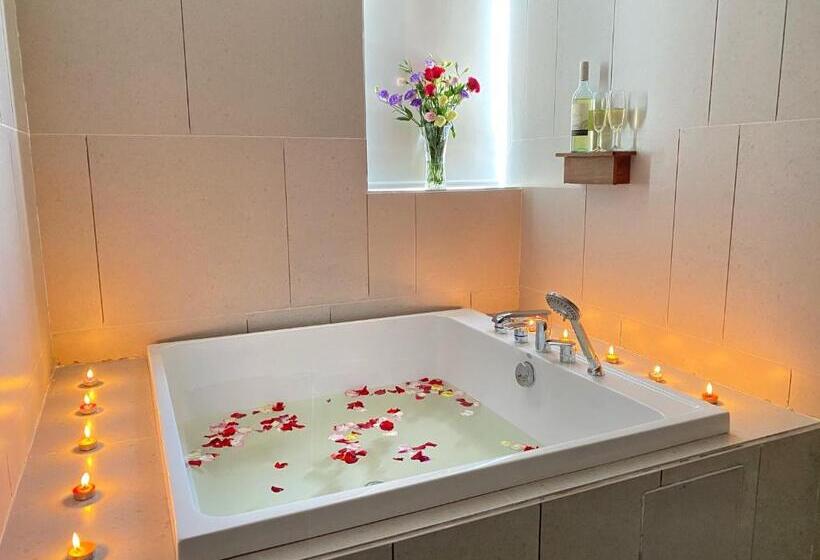 デラックスルーム, Yunfan