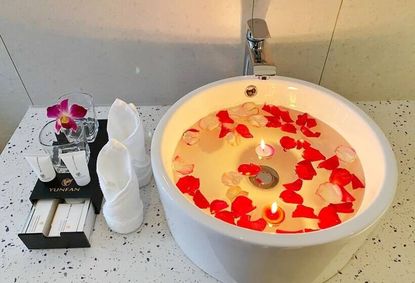 デラックスルーム, Yunfan