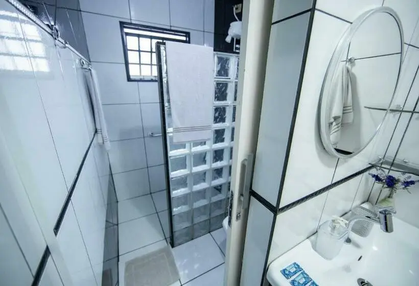 سوئیت با چشم‌انداز رودخانه, Cachoeira Dos Pássaros
