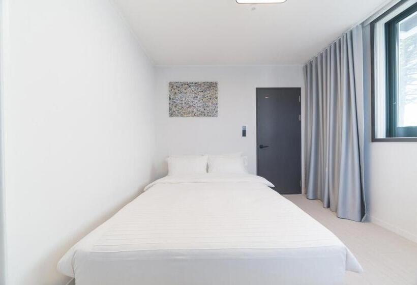 패밀리 룸, La Famille