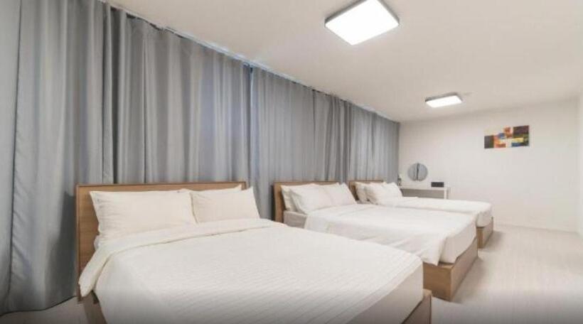 패밀리 룸, La Famille