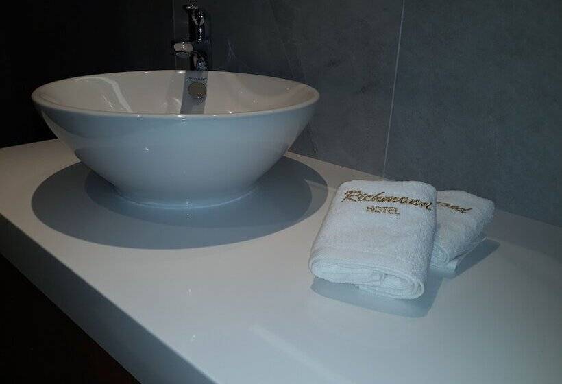 סוויטה משפחתית, Richmond