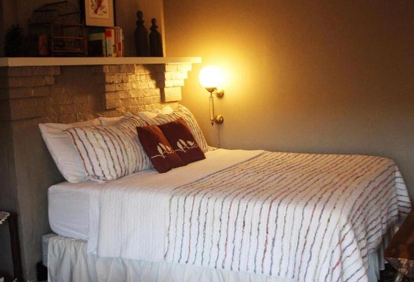 غرفة قياسية سرير كينج, Laughing Heart Lodge