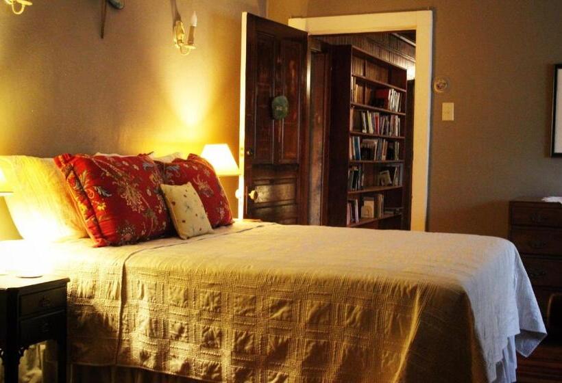 Номер Deluxe, Laughing Heart Lodge