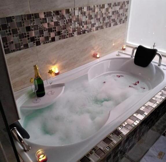 Люкс Кровать Кинг, Apartahotel Lion