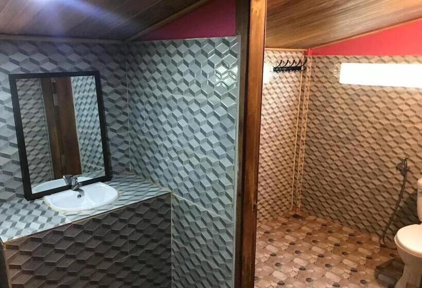 غرفه قياسيه سريرين مزدوجين, Gibbon Lodge