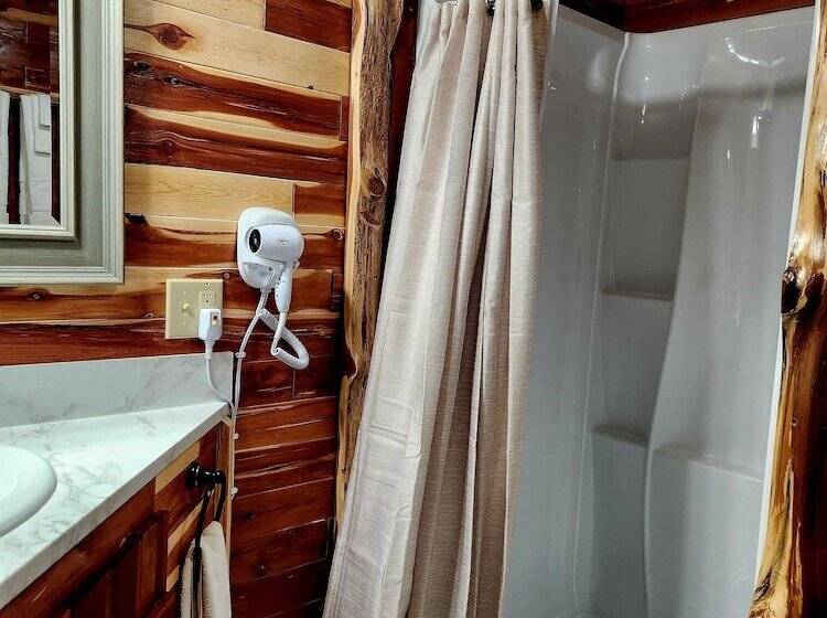 اتاق لوکس, Log Cabin Inn