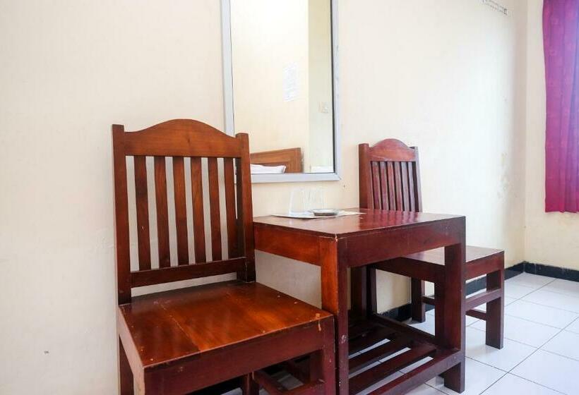 Standart Oda, Reddoorz Near Candi Sukuh Karanganyar