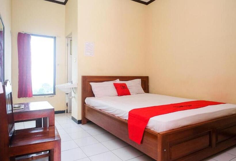 Standart Oda, Reddoorz Near Candi Sukuh Karanganyar
