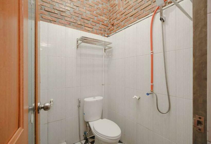 标准间, Reddoorz Syariah Near Jalan Asahan Pematang Siantar