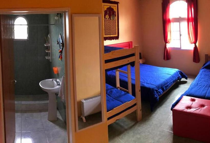 اتاق خانوادگی, Hosteria Dharma