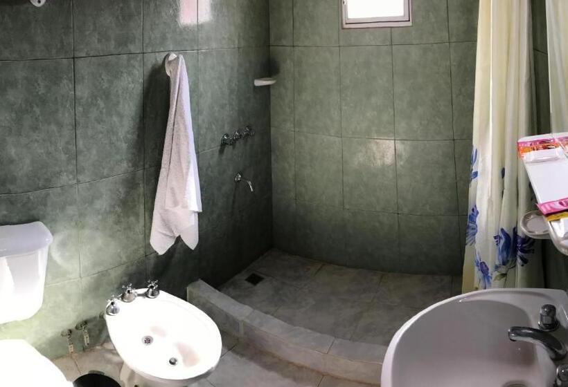 اتاق استاندارد چهار تخته, Hosteria Dharma