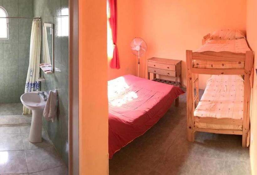 اتاق استاندارد چهار تخته, Hosteria Dharma