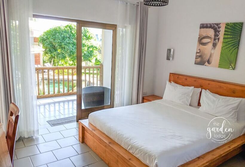 اتاق استاندارد با چشم‌انداز استخر, The Garden Lodge Pereybere   Piscine & Jardin