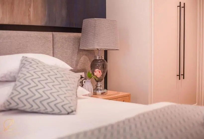 اتاق لوکس با چشم‌انداز دریا, Barka B N B   Elegant Seaview Rooms