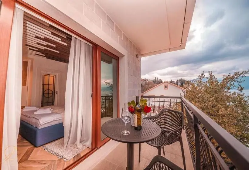 اتاق خانوادگی با چشم‌انداز دریا, Barka B N B   Elegant Seaview Rooms