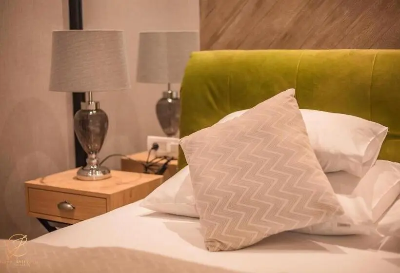 اتاق لوکس با چشم‌انداز دریا, Barka B N B   Elegant Seaview Rooms